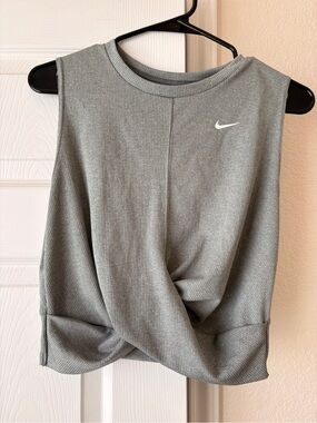 Nike Women’s Cropped Light Gray Ribbed Twist-Front Tank